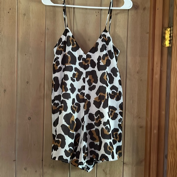 Show Me Your Mumu Cheetah Romper Small - Picture 5 of 7
